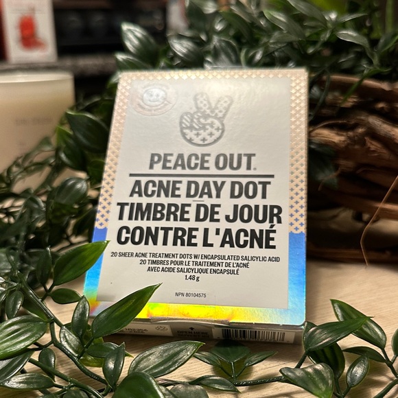 PEACE OUT | Acne Day Dot (1 pkg of 20 dots) - Picture 2 of 14